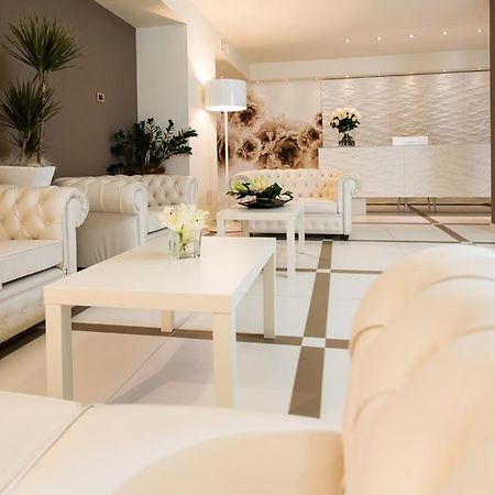 Street Hotel Комаккьо Экстерьер фото