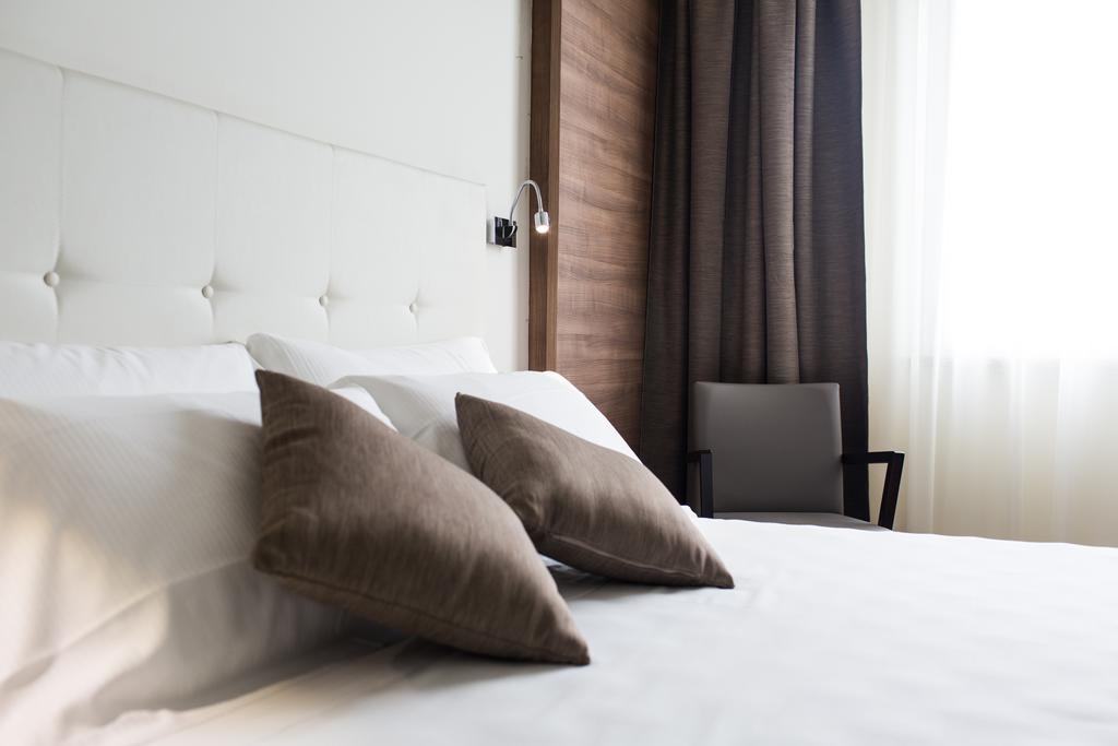 Street Hotel Комаккьо Номер фото